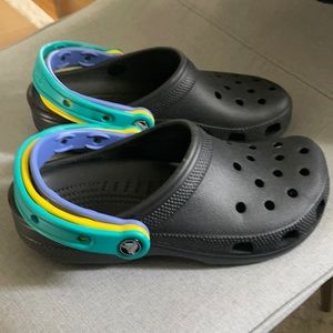 Crocs sz 8 triple strap band black sandal clog